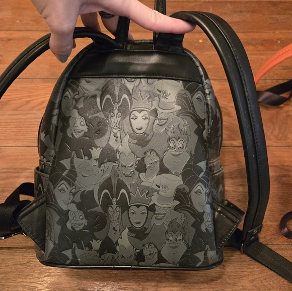 Disney Villains Loungfly Mini Backpack - Picture 4 of 6